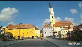 D: Stadt Vilshofen an der Donau. Landkreis Passau. Fahrt durch die Stadt. September 2018