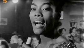 Dionne Warwick 'Walk On By' really live in 1964. Impeccable!
