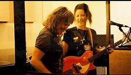Suzi Quatro & KT Tunstall - "Truth As My Weapon" (Official Music Video)
