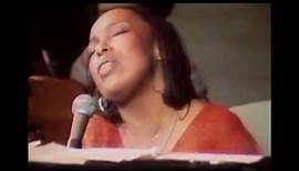 Roberta Flack - Killing Me Softly With His Song (Live 1973)
