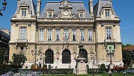 Neuilly-sur-Seine, city of birth for Marine le Pen, beautiful suburb of Paris