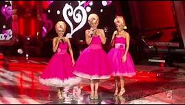 Carrie Underwood, Christina Applegate and Kristin Chenoweth - 60's Songs An All-Star Holiday Special