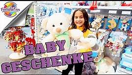 LIVE BABY SHOPPING - Geschenke für Baby - Verkauf von Mileys Klamotten | Family Fun