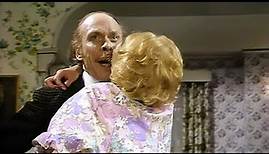George & Mildred - S05E04: A Driving Ambition (1979)