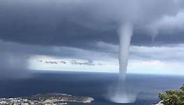 Unwetter im Urlaubsparadies: Mehrere Tornados vor Rhodos | wetter.com