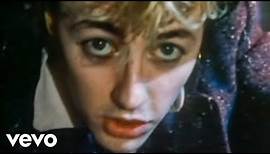 Stray Cats - Stray Cat Strut (Official Music Video)