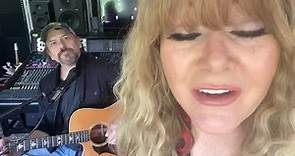 Jamie O’Neal with husband Rodney... - Sounds Like Nashville