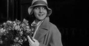 Brigitte Helm arrives in Paris, 1928