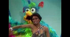 The Muppet Show - 411: Lola Falana - “He’s the Greatest Dancer” (1979)