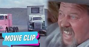 Chasing the truck | 'Truck Stop Women' Movie Clip | Claudia Jennings, Lieux Dressler