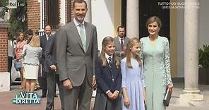 Auguri Principessa Sofia, l'infanta di Spagna alla Prima Comunione - La Vita in Diretta 17/05/2017
