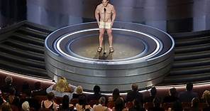 Premios Oscar 2024: El detrás de escena del momento en el que vistieron a John Cena para entregar un premio