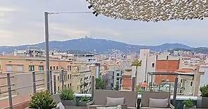 La nueva terraza secreta en Barcelona con vistas impresionantes 😍 La terraza B-Heaven, ubicada en el rooftop del hotel @occidentaldiagonal414, ha sido inaugurada hace un mes y ofrece vistas espectaculares a la ciudad. Situada en el ático de un edificio modernista del barrio de L'Eixample, vecino de la cautivadora Casa de les Punxes 🔝 La terraza especial se destaca por las impresionantes puestas de sol 🌇 La carta ofrece una selección de vinos, combinados y cócteles, con sugerencias semanales f