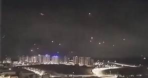 (影) 無人機和導彈在以色列上空爆炸! 伊朗攻擊遭攔截率高達99%  宛如放煙火 | 國際 | Newtalk新聞