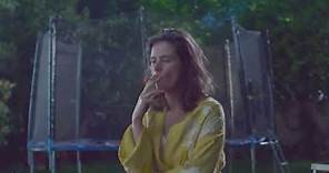 Nora Tschirner smoking cigarette (short clip) 🚬