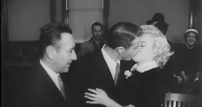 Marilyn Monroe and Joe DiMaggio Marry at San Francisco City Ha...