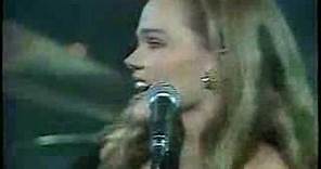 Belinda Carlisle - Heaven Is A Place On Earth (Live '87)