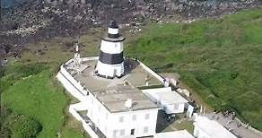 【台灣最北點-富貴角燈塔】從天空俯瞰圓錐形塔身，高聳在海岬上的壯濶海岸風景｜Majestic Beauty: Exploring Fuguei Cape Lighthouse #北海岸 #空拍