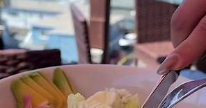 Staycation or brunch with ocean views at La Casa Del Camino in Laguna Beach. #lagunabeach #hotel #staycation #vacation #california #socaltravel #brunch #restaurant #food #foodie #foodievlog #rooftopbar #orangecountyrestaurants #orangecounty