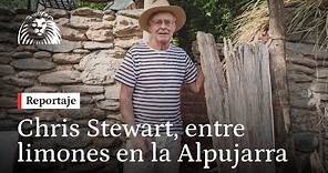Chris Stewart, entre limones en la Alpujarra: de tocar la batería en Genesis a vivir alejado de todo