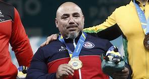 Juan Carlos Garrido, doble medallista de oro en powerlifting en Santiago 2023: “Nací y a mis papás les dijeron que yo iba a ser un monstruo” - La Tercera