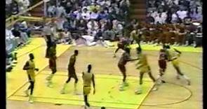 Darrell Walker (10pts/17rebs/8asts/Great Defense) vs. Lakers (1990)