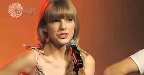 Taylor Swift I Knew You Were Trouble Live Acoustic