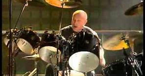 Genesis - Phil Collins e Chester Thompson (solo de bateria).avi