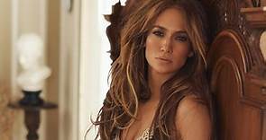 Jennifer Lopez diseña lencería y modela su colección; aquí las sensuales fotos