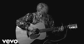 Shawn Colvin - Sunny Came Home - 2017 Acoustic Version Music Video