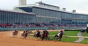 9 Race Tracks Every Horse Racing Fan Should Visit