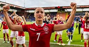 Telediario 1: La selección femenina de Dinamarca pide la igualdad en el fútbol
