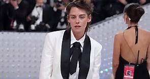 Kristen Stewart on the Met Gala Carpet - video/news reels