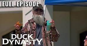 Duck Dynasty: The Guys Stumble Upon a Gator (S6, E6) | Full Episode
