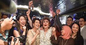 Mamá de Michelle Yeoh celebra en Malasia el Óscar de su hija
