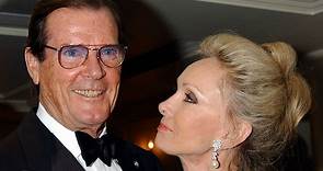 Bond superstar Sir Roger Moore dies aged 89