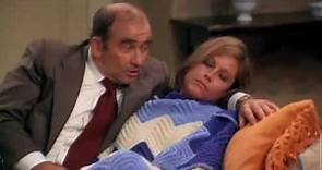 The Mary Tyler Moore Show - Mary's Insomnia (Lou Grant Singing to Mary)