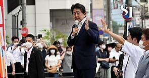 2.5 key seconds in Shinzo Abe's fatal shooting