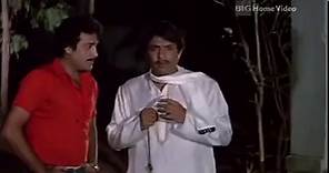 Sharaabi 1984 Movie Amitabh Bachchan Enjoy with Street Friends