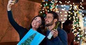 Stream It or Skip It: ‘On the 12th Date of Christmas’ on Hallmark Finally Acknowledges the Importance of Scavenger Hunts