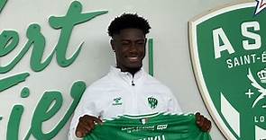 💚 Nathanaël Mbuku, le nouvel attaquant des Verts, a hâte de découvrir le Chaudron avec le maillot vert !