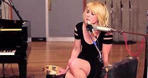 Jena Malone & The Shoe - "Freestyle" Acoustic Performance for Just Jared's Spotlight Series!