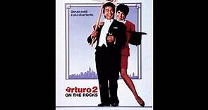 Dudley Moore in una scena del film ARTURO 2 ON THE ROCKS (1988)