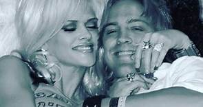 The Truth About Anna Nicole Smith & Larry Birkhead's Relationship