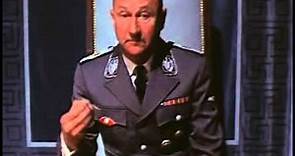 Donald Pleasence play Himmler