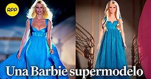 ✨👠 Claudia Schiffer sorprende con su propia Barbie vestida de Versace #MuchaModa