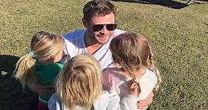 Chris Hemsworth vuelve a casa con su familia