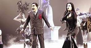 "La famiglia Addams" da Broadway a Milano con Geppi ed Elio