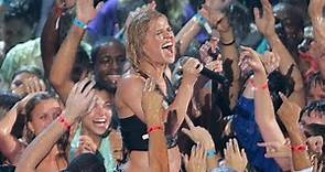 Kelly Clarkson - Since U Been Gone | MTV Video Music Awards 2005 (4K)
