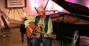 Arlo Guthrie & Family pay tribute to Mary Travers